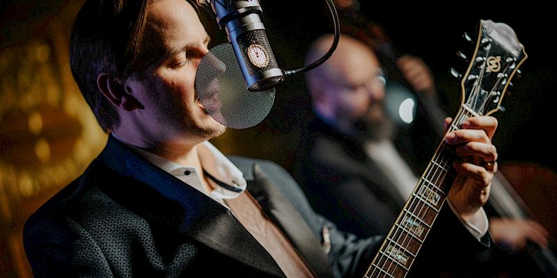 Exclusive Experiences - Professional jazz performance